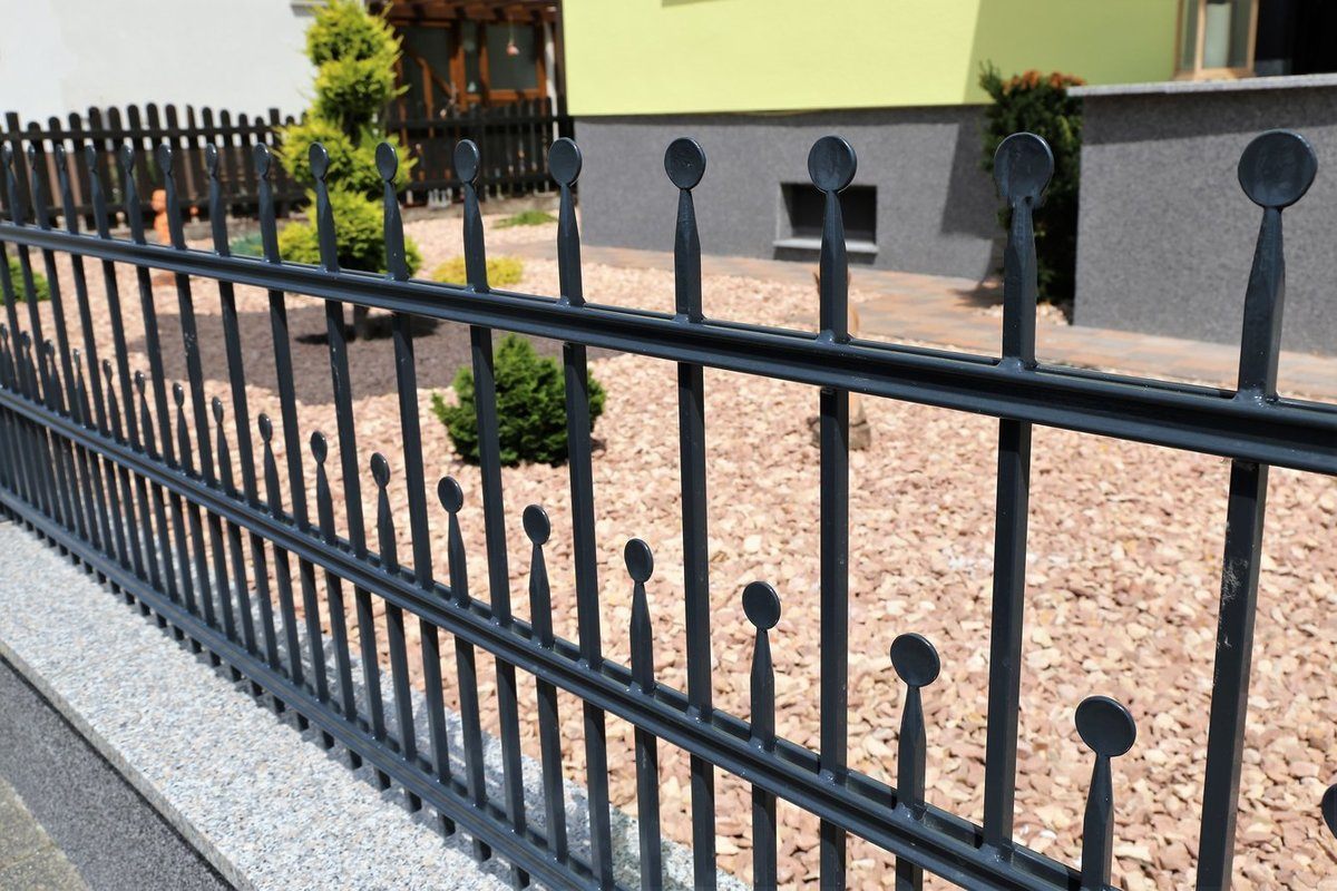 Aluminum garden fence Aluminum garden fence (desktop)