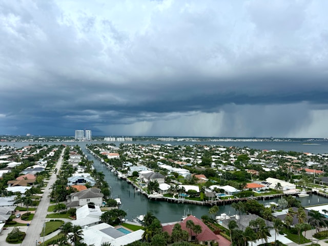 Hurricane Impact Windows in Florida: A Homeowner's Guide to Replacing Before Storm Season