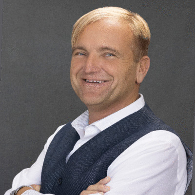 Gary Harvey headshot