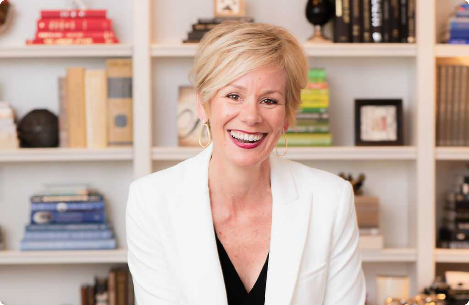 Kerrie Kelly headshot